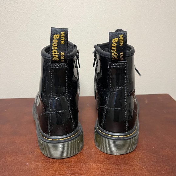 Doc Martens Juniors - Picture 2 of 4